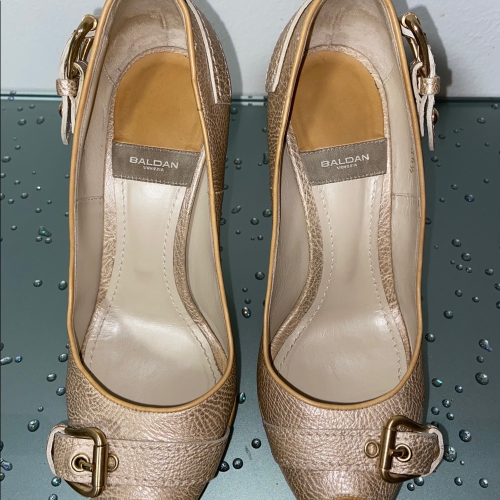 BALDAN Leather with Gold Platform Heels Size 36.5